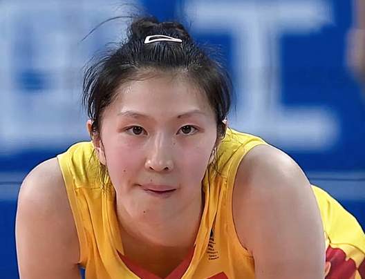 聚创配资 担架抬出，或深夜寻医，吴梦洁伤情曝光，面带哭腔，赵勇不该犯错