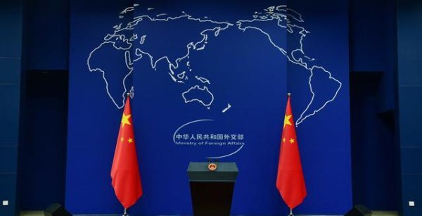 牛操盘 中国在东海上的新动作, 让日本很是着急, 但外交部12个字让其认命