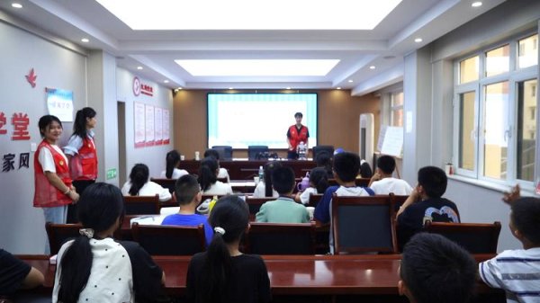 通联随配 “公益学堂“点亮科学梦